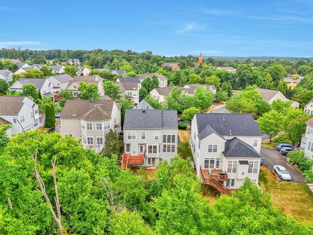 43319 Columbus St - Photo 2 of 31