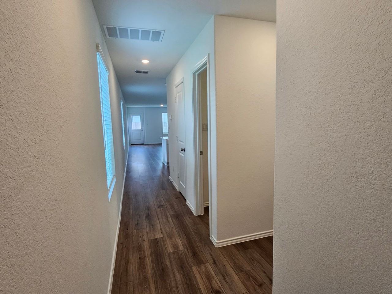 704 Commander Abbott Drive - Photo 4 of 33