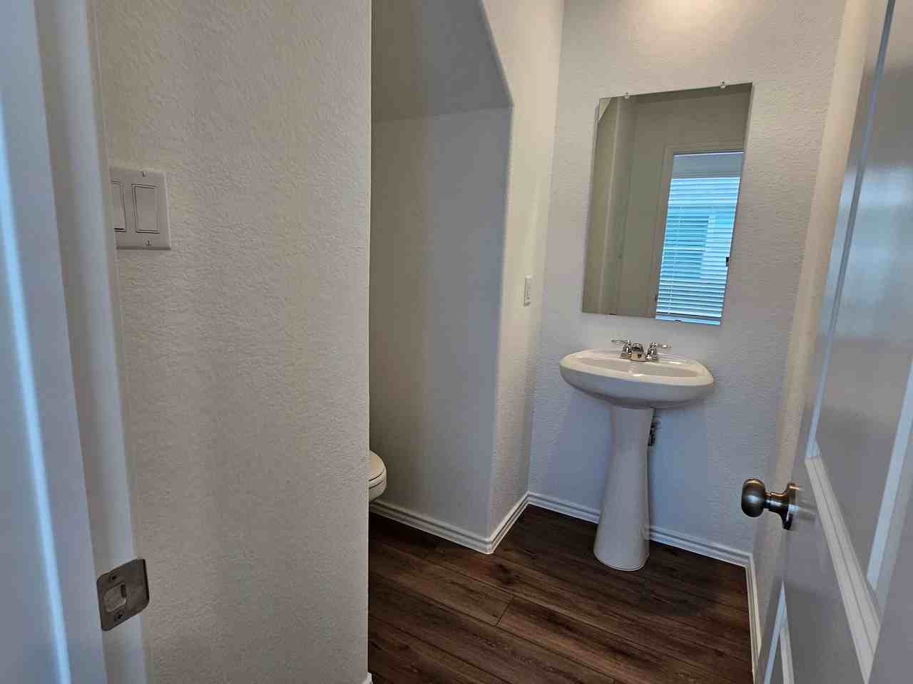 704 Commander Abbott Drive - Photo 6 of 33