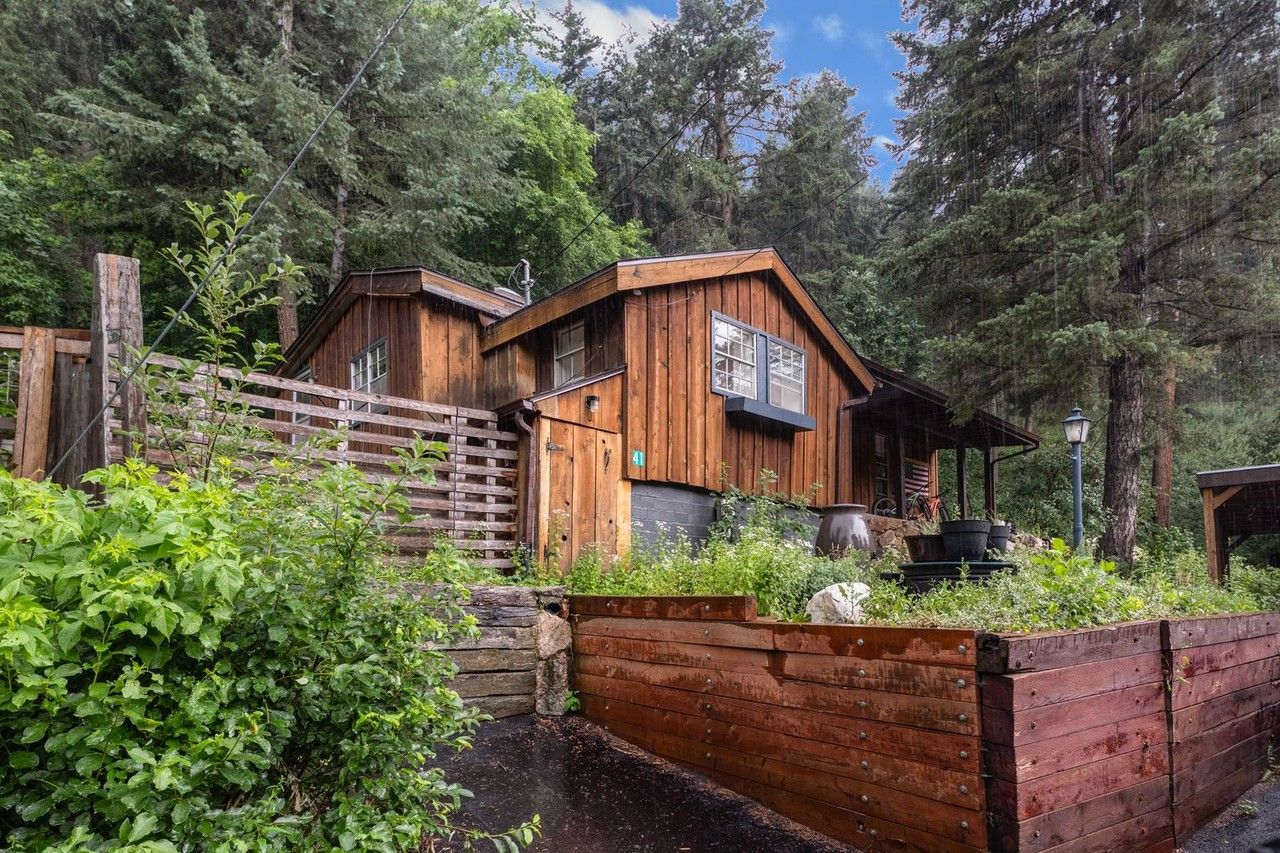 41 Silver Spruce - Photo 3 of 22