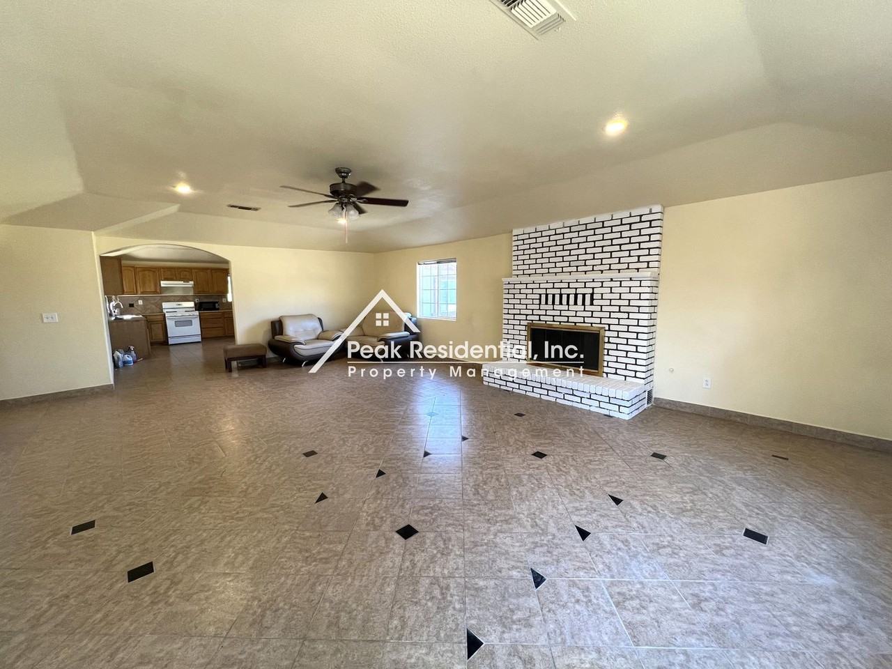 1664 Tudor Rd - Photo 3 of 19
