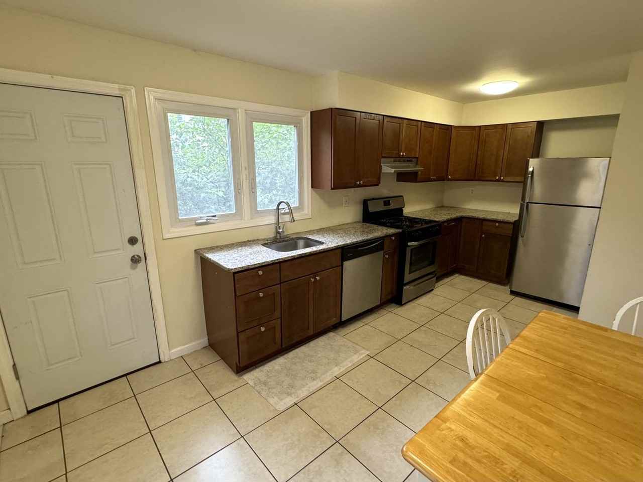 6C Neilson St - Photo 4 of 15