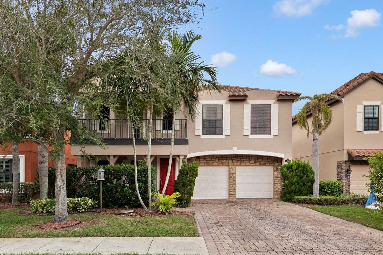 634 Mission Bay Dr - Photo 2 of 46