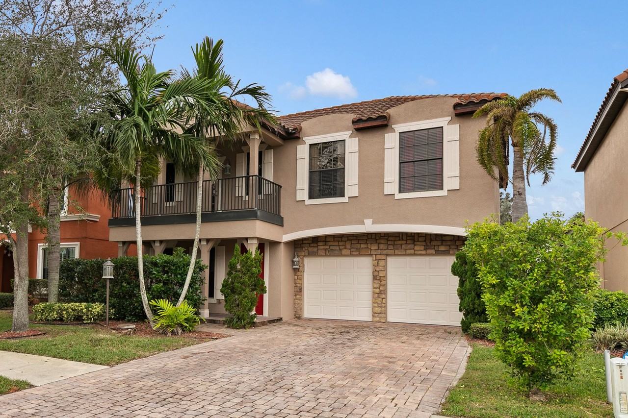 634 Mission Bay Dr - Photo 3 of 46