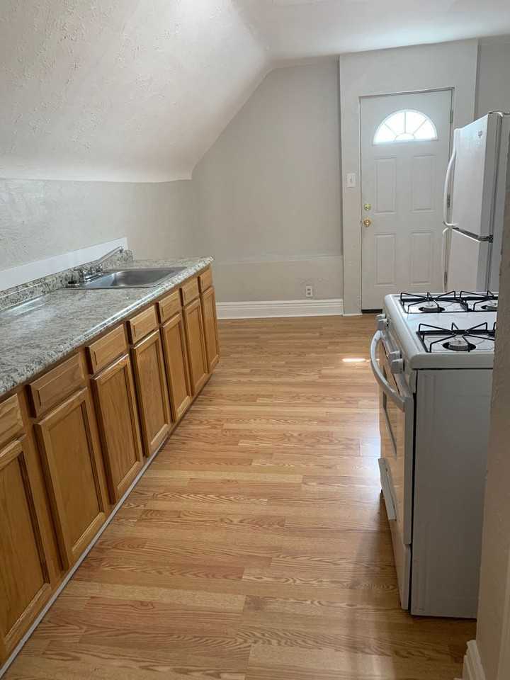 202 N Balph Ave #3 - Photo 2 of 12