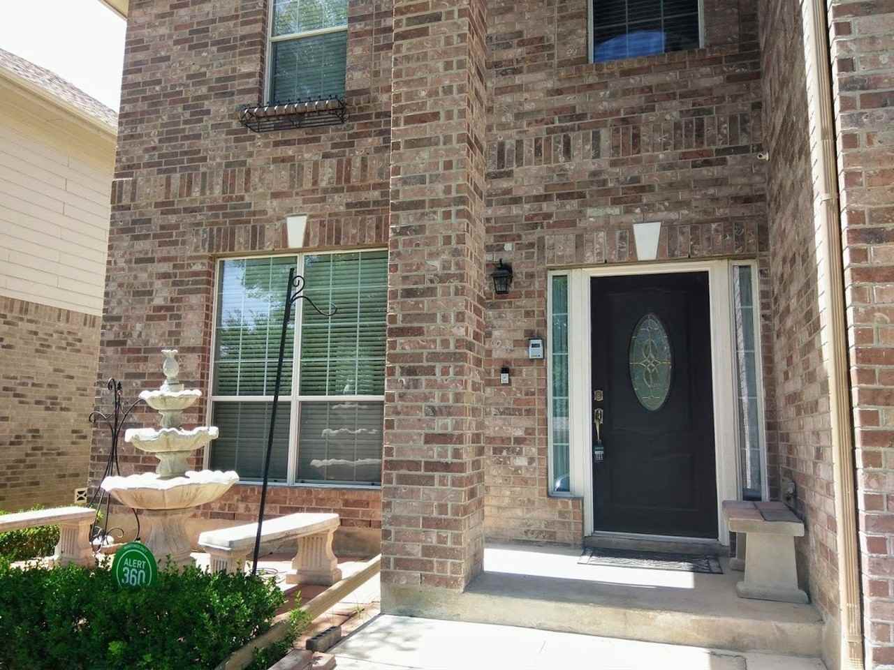 1206 Murray Winn - Photo 3 of 50