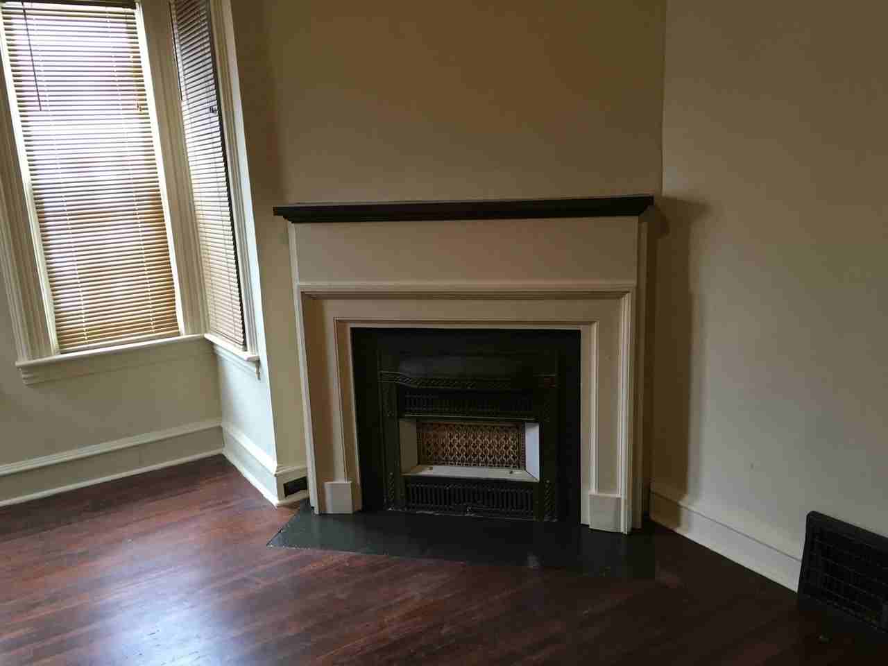 427 Poplar - Photo 2 of 24