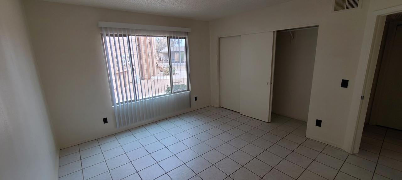 1664 West Park Wood Lane - Photo 2 of 5