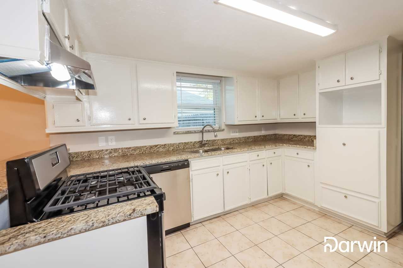 15719 Barbarossa Dr - Photo 2 of 15