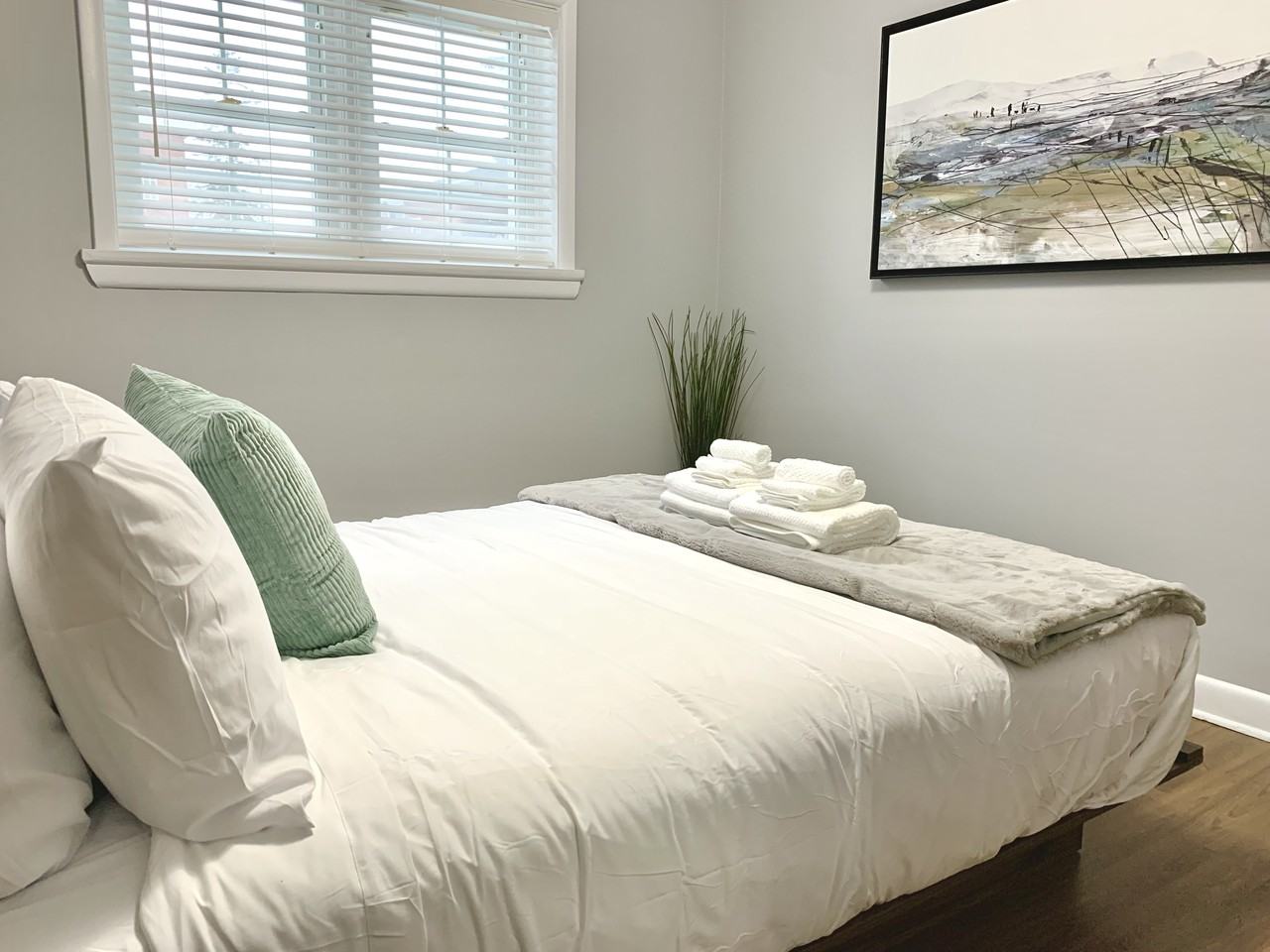 479 Vernon Avenue #1 - Photo 3 of 11