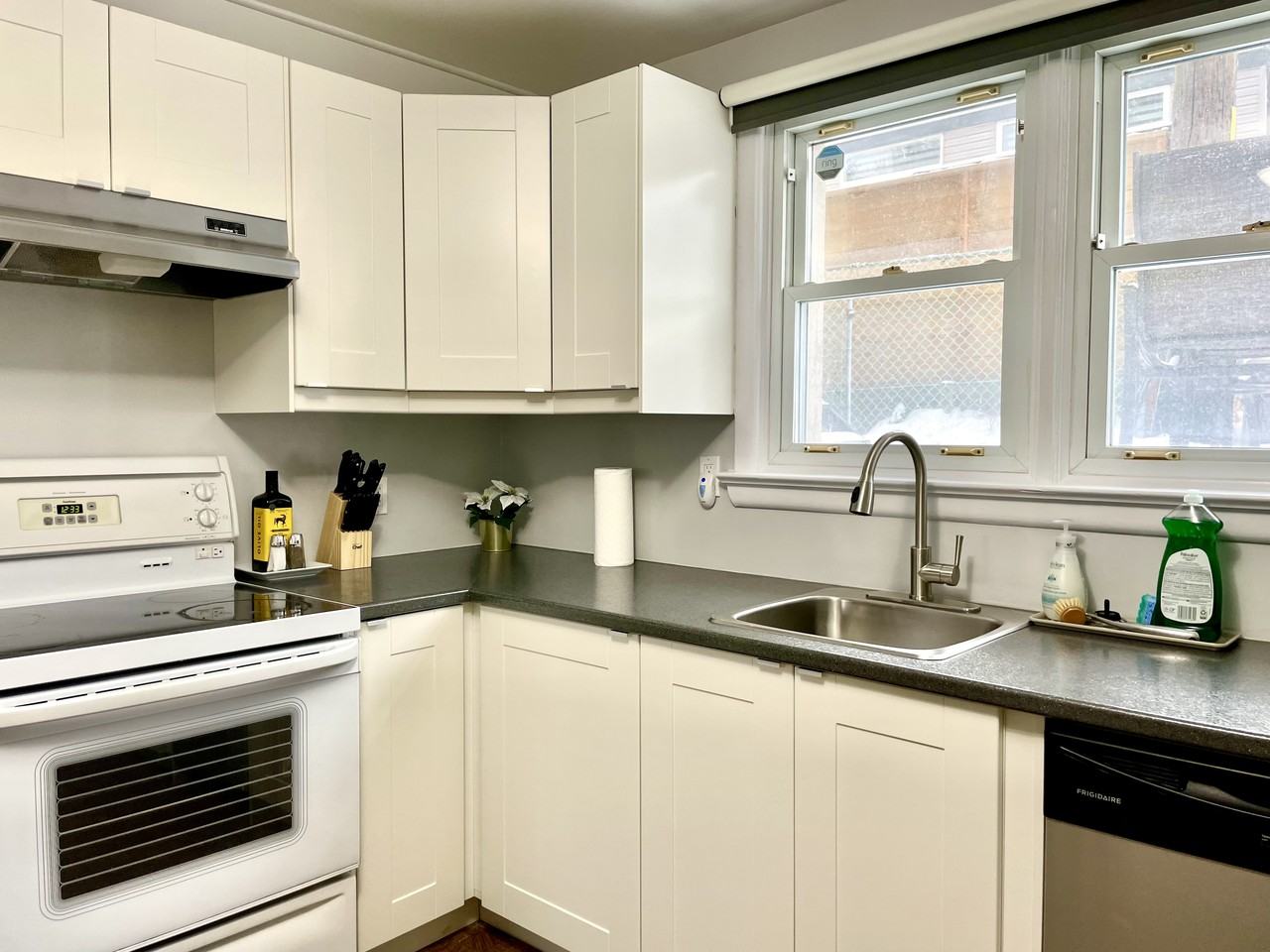 479 Vernon Avenue #1 - Photo 6 of 11