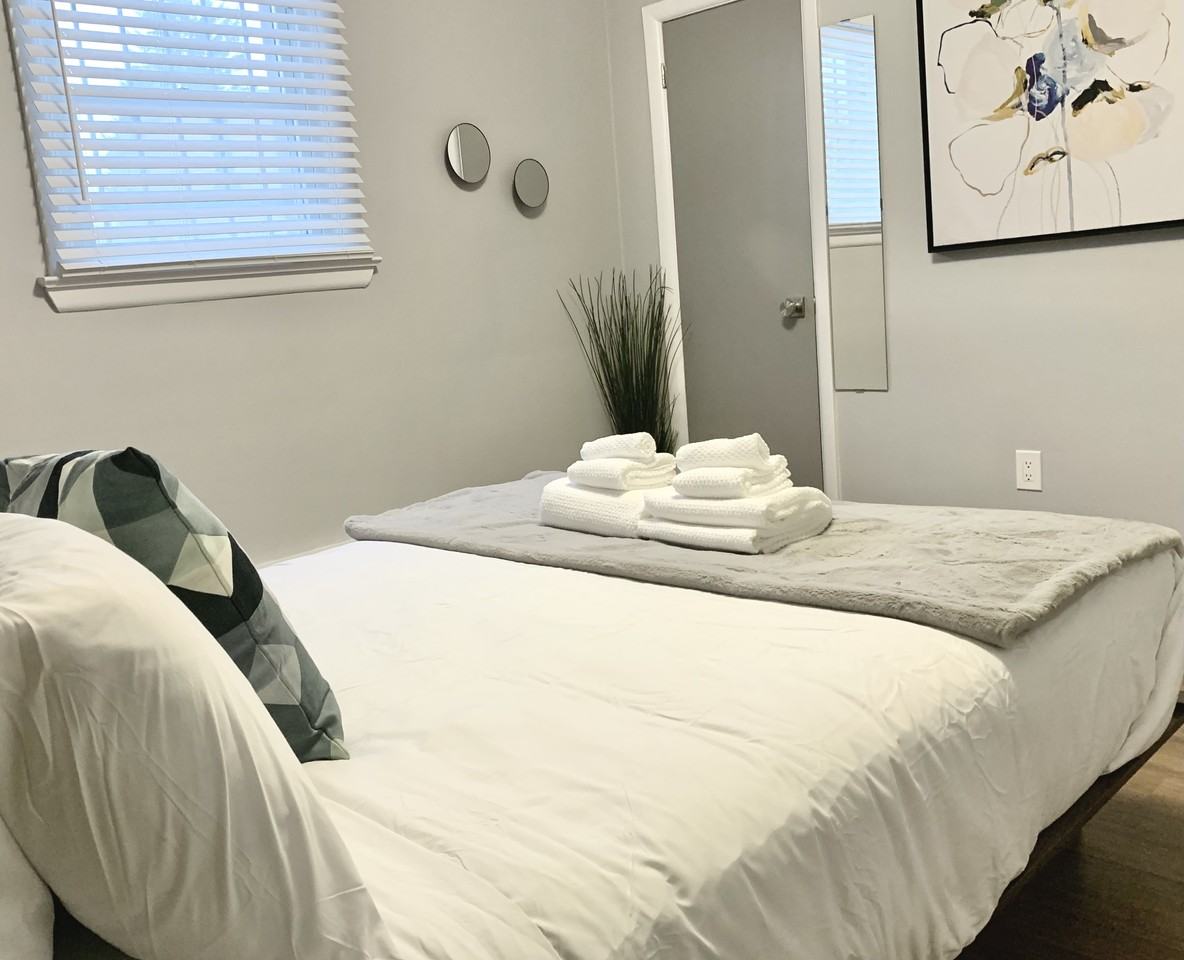 479 Vernon Avenue #1 - Photo 4 of 11