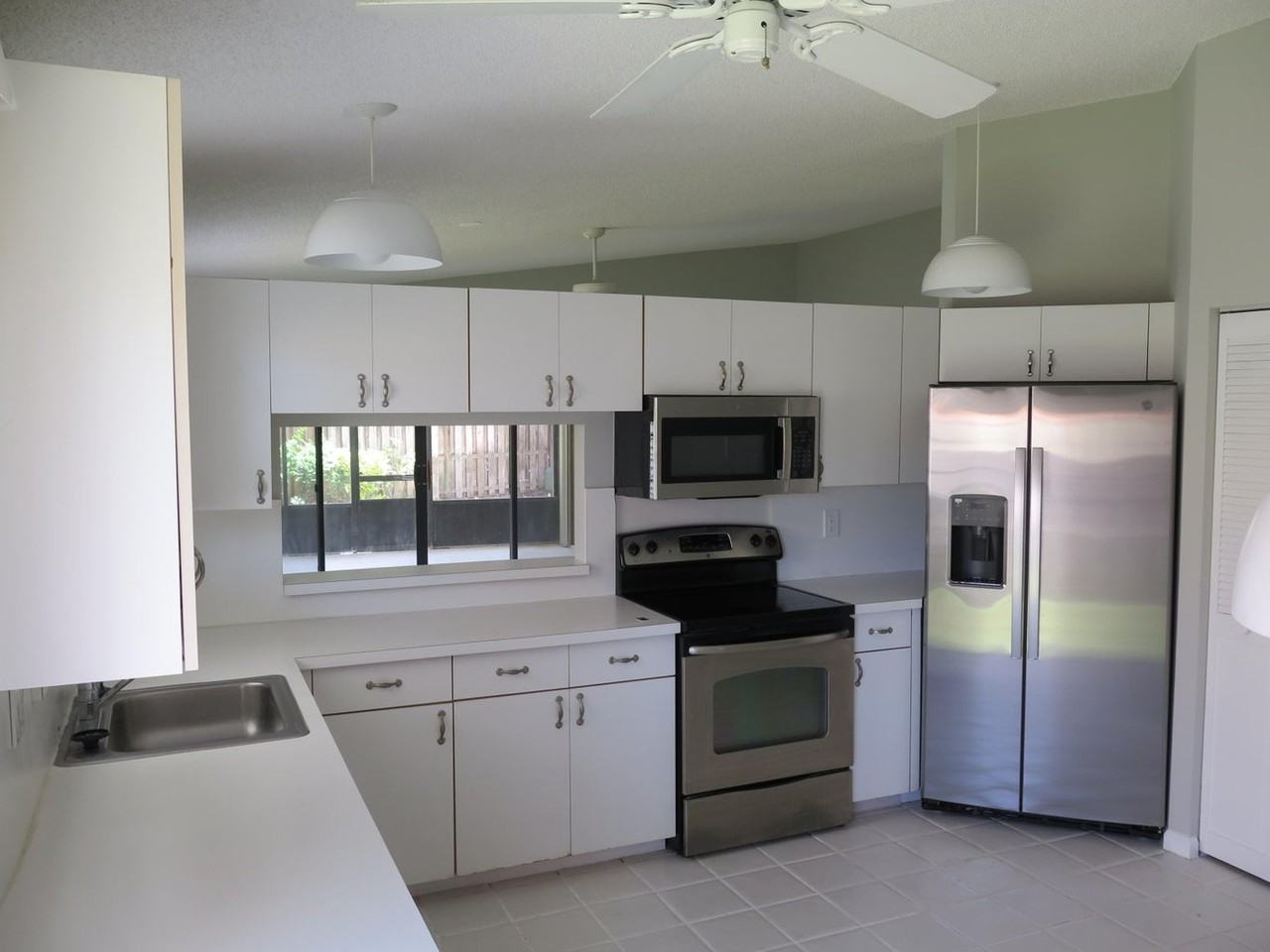 2668 La Lique Cir #NA - Photo 2 of 6