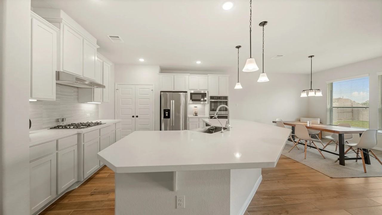 15015 Lake Shore Ave #B - Photo 6 of 14