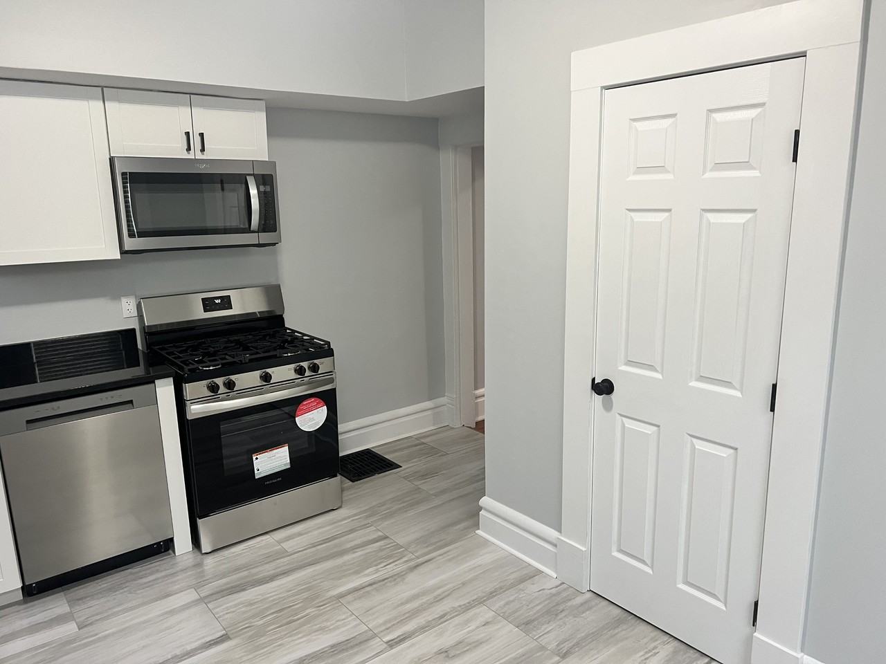 143 E 4th Ave #143 - Photo 4 of 26