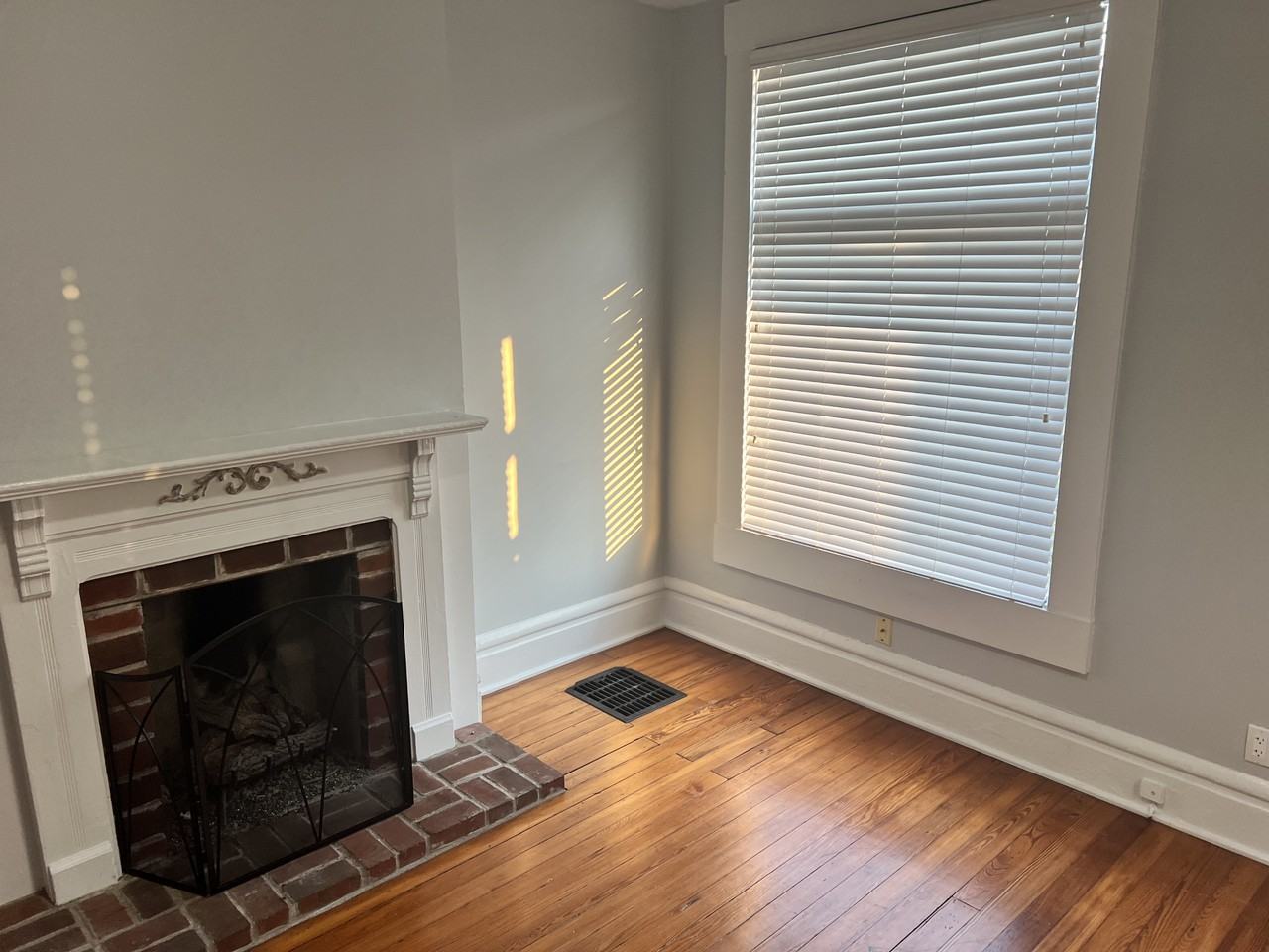 143 E 4th Ave #143 - Photo 7 of 26