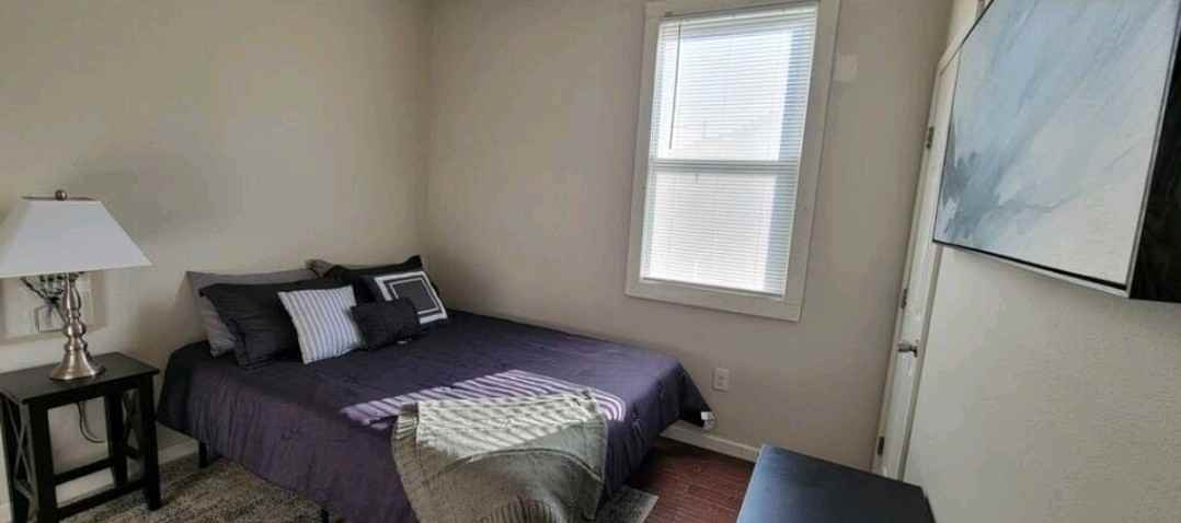 2514 S Derbigny St #NA - Photo 3 of 10