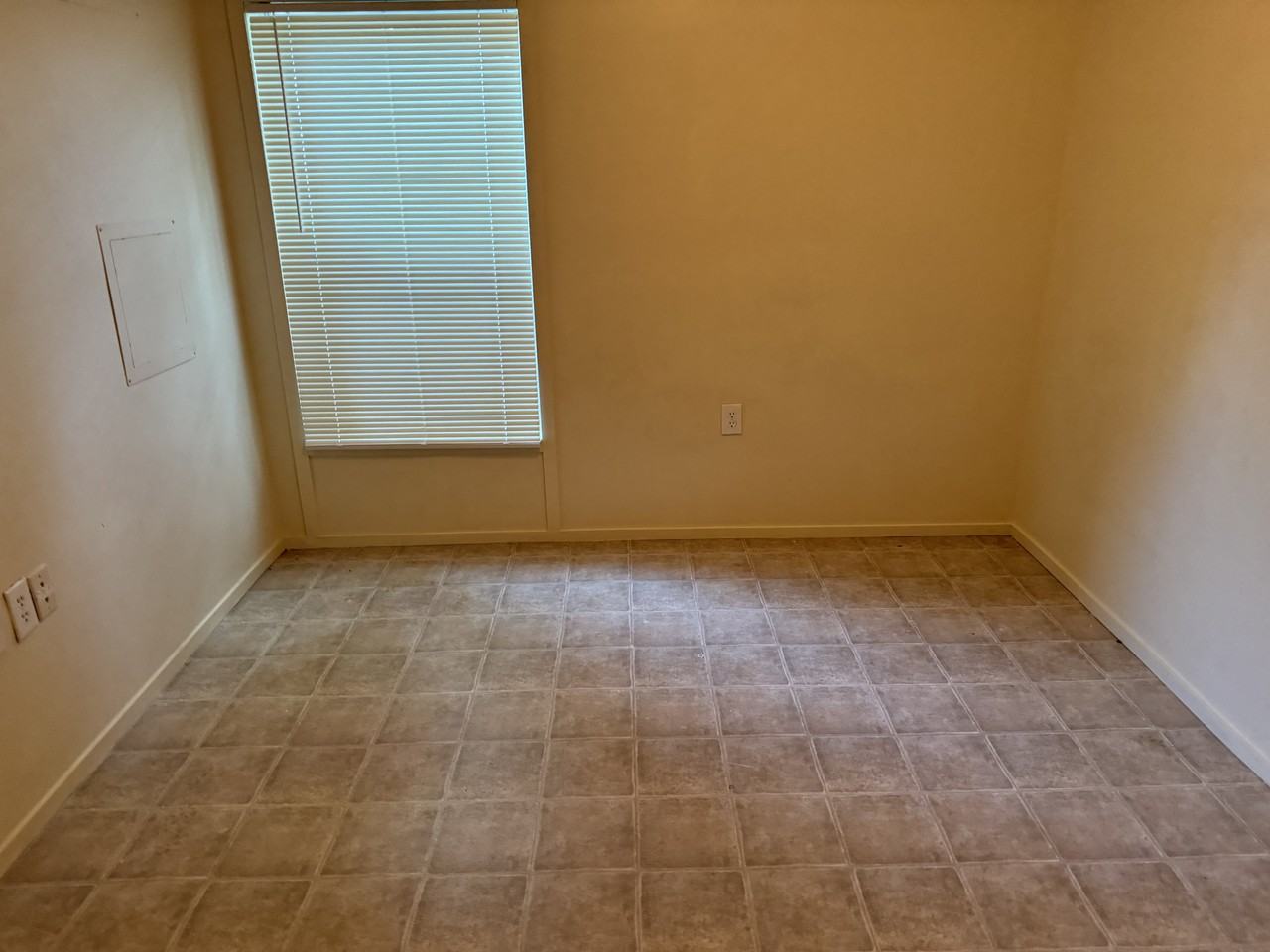 16482 Eastchase - Photo 2 of 23