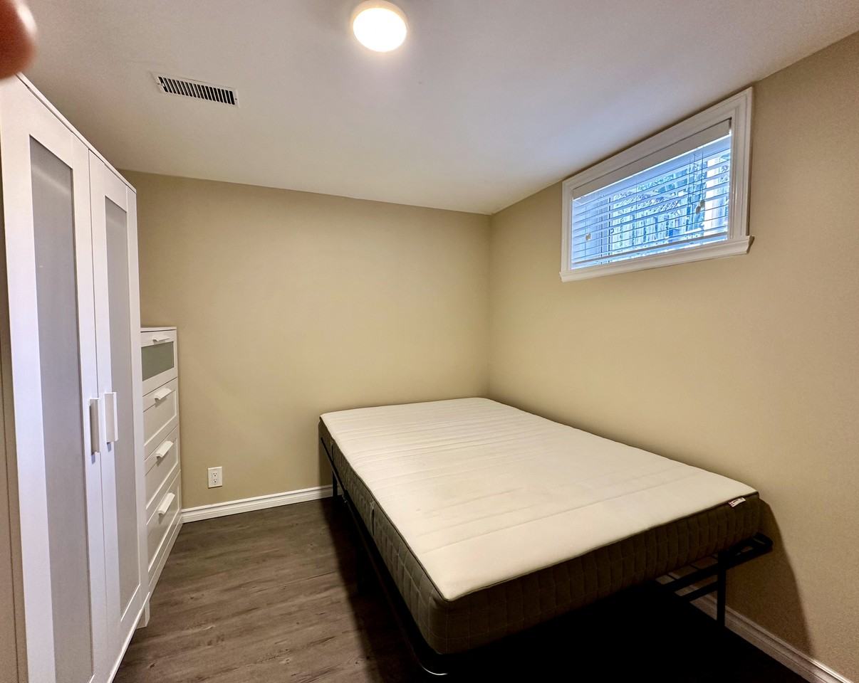 57 Epworth Avenue - Photo 3 of 8
