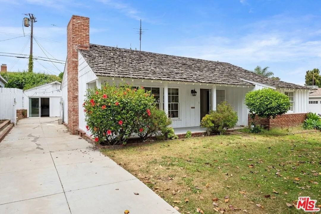 7323 West 90th Street - Photo 2 of 23