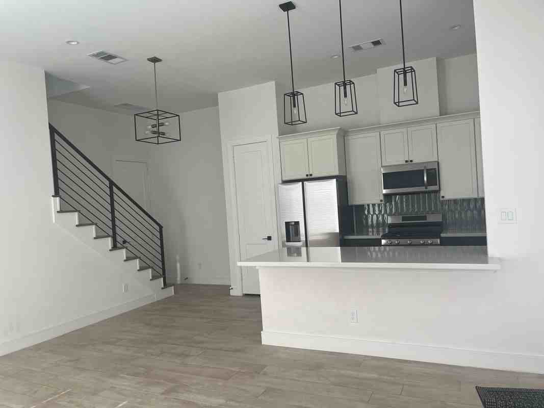 4508 Old Yale St - Photo 2 of 8