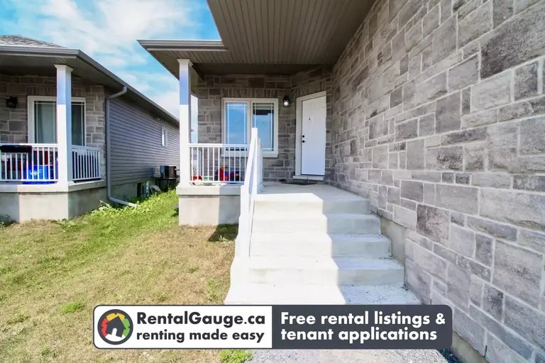 139 Brennan Cres - Photo 2 of 20