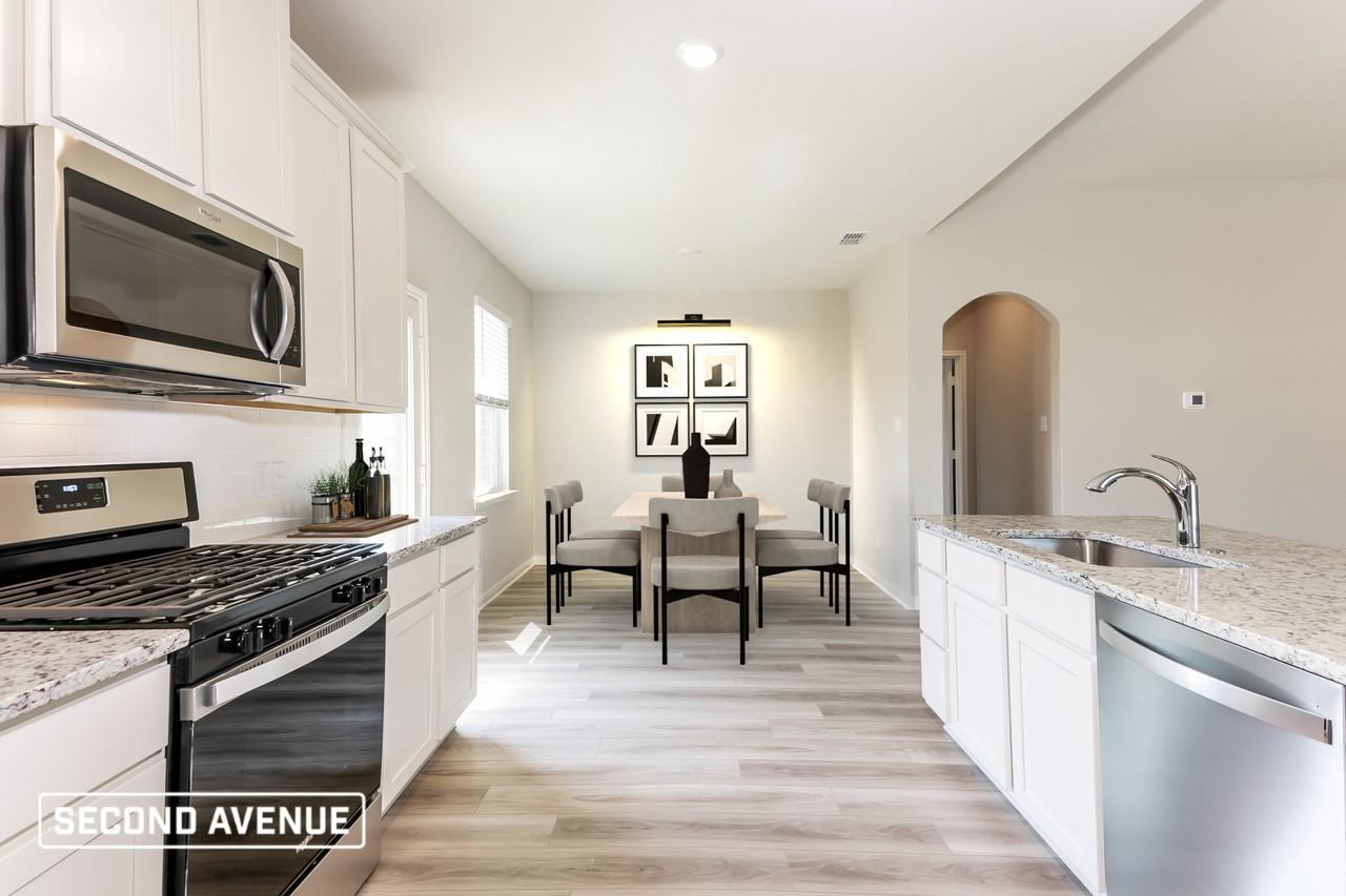 613 Emerson Dr - Photo 2 of 24