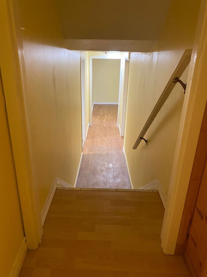 30 Winnifred Avenue Lower Unit - Photo 2 of 12