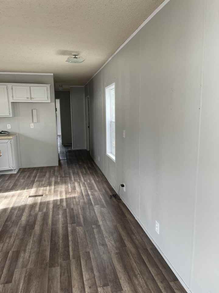 Flordia Mobile Home Park - Photo 2 of 9