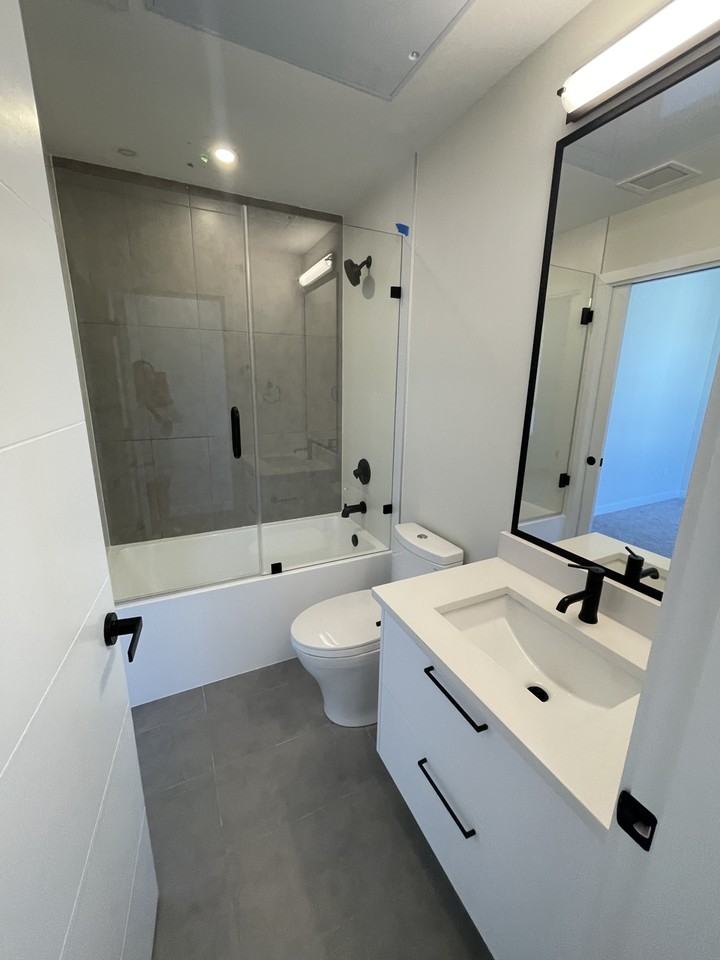 8140 200 St - Photo 2 of 12