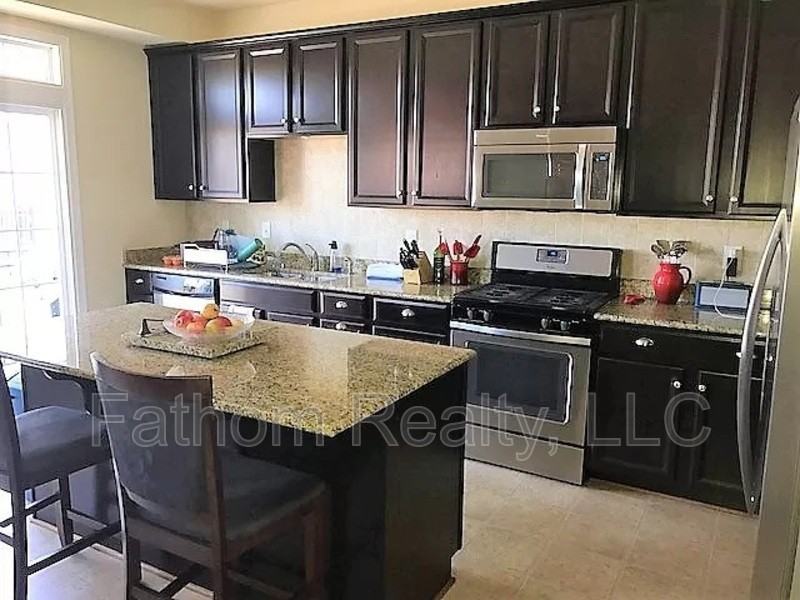 3930 Liesfeld Pl - Photo 3 of 11
