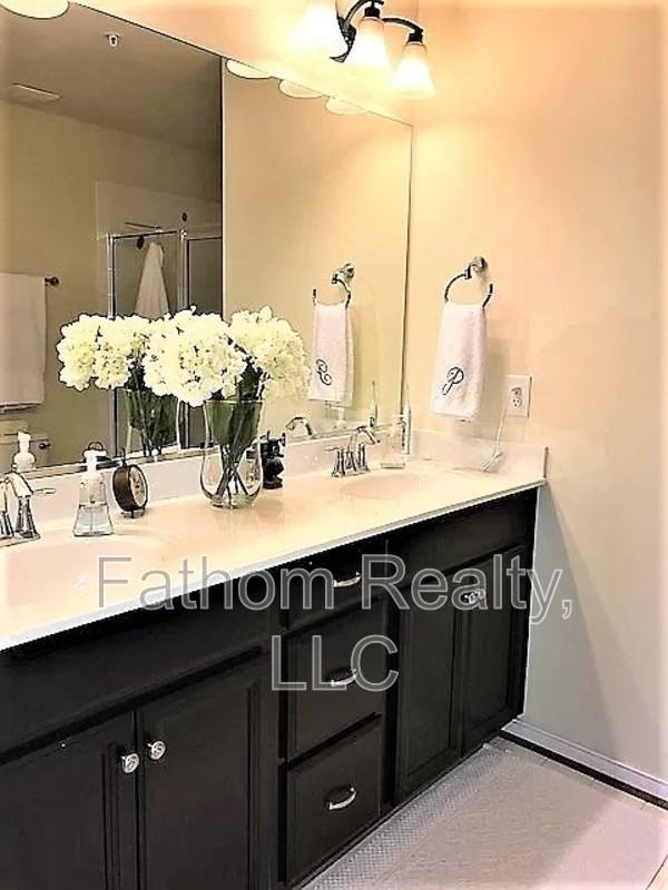 3930 Liesfeld Pl - Photo 5 of 11