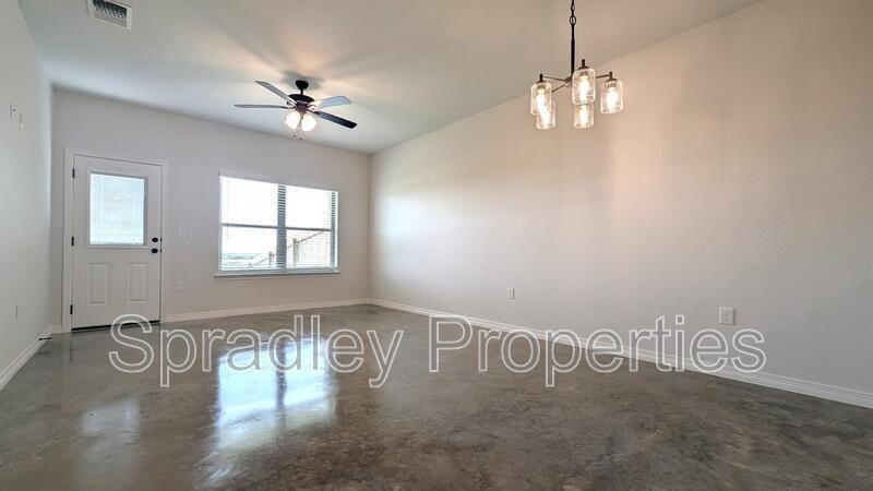 305 Juniper Dr Unit A - Photo 2 of 11