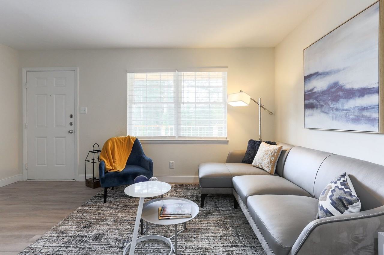 2006 House Ave #7 - Photo 4 of 15