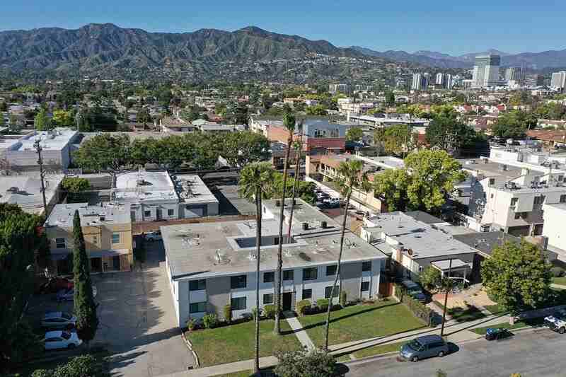 655 Ivy St #8 - Photo 3 of 12