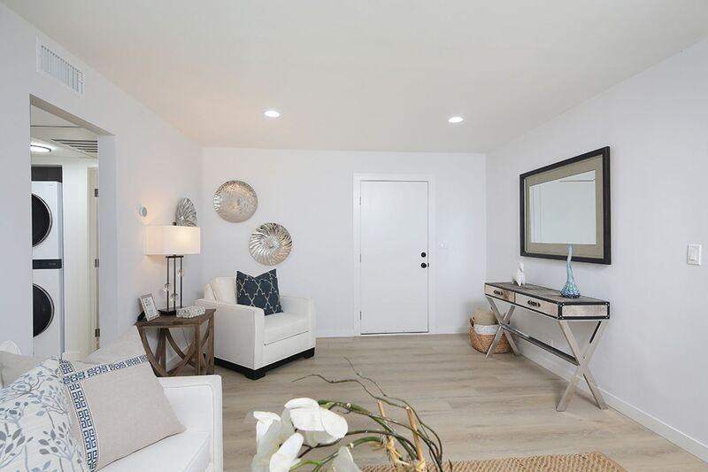 655 Ivy St #8 - Photo 7 of 12