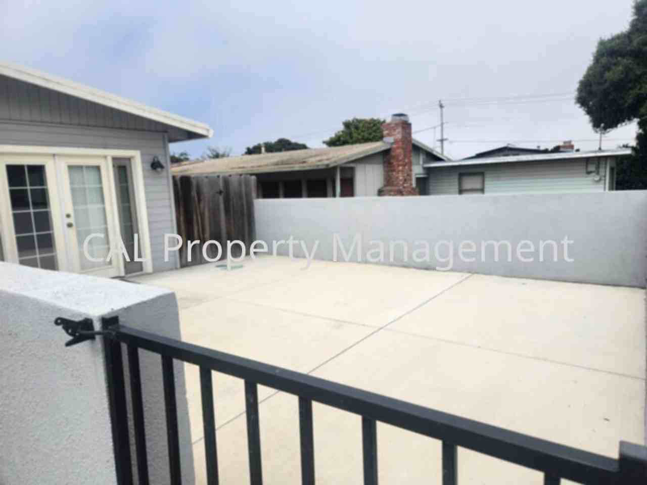 546 Casanova Ave - Photo 2 of 20