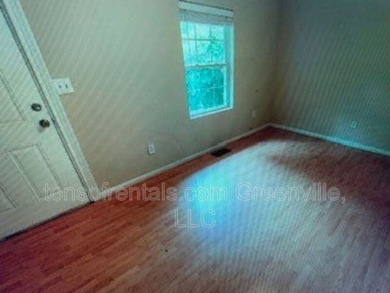 1501 Howard Dr - Photo 3 of 8