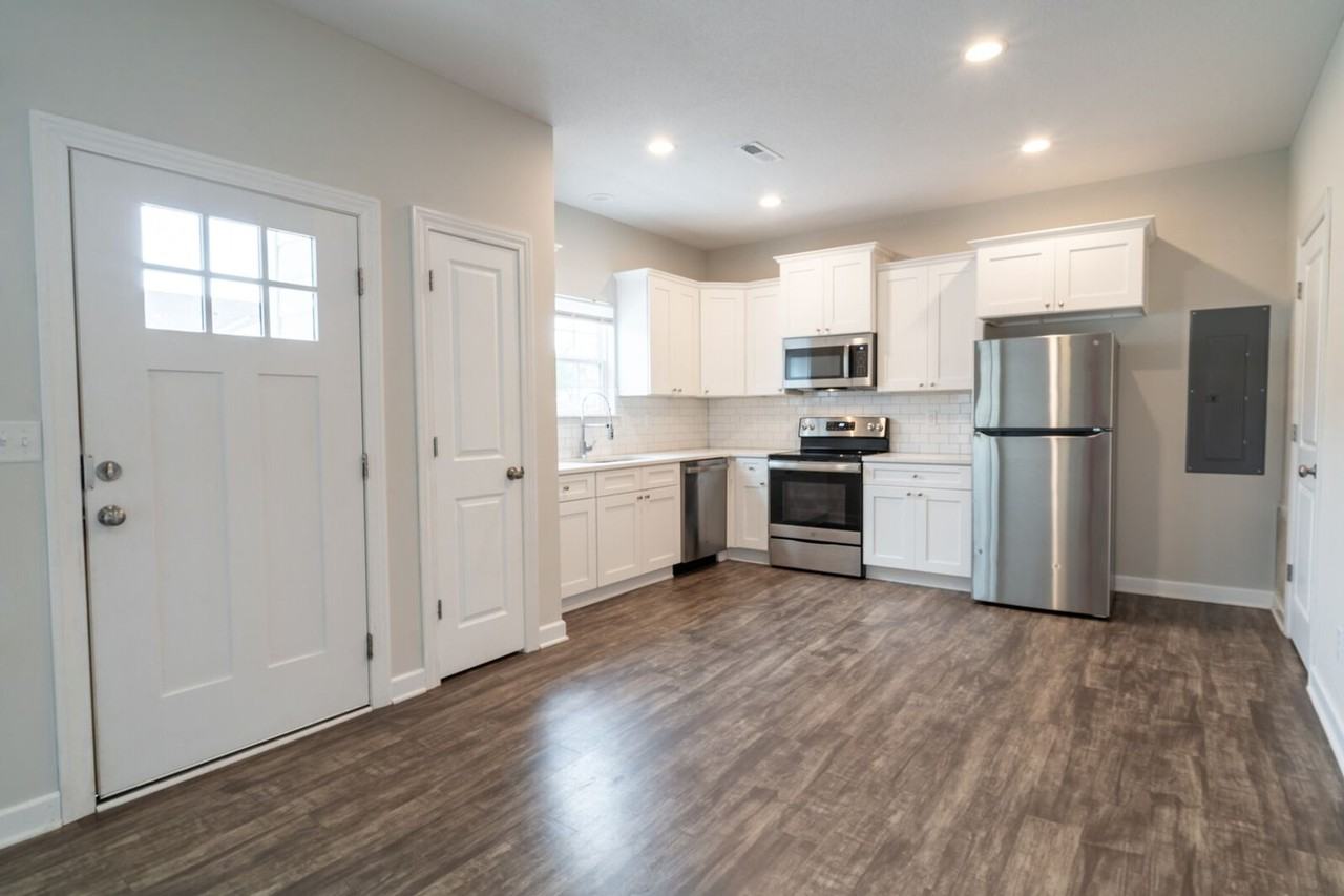 West Village Villas and Apartments - Photo 4 of 17
