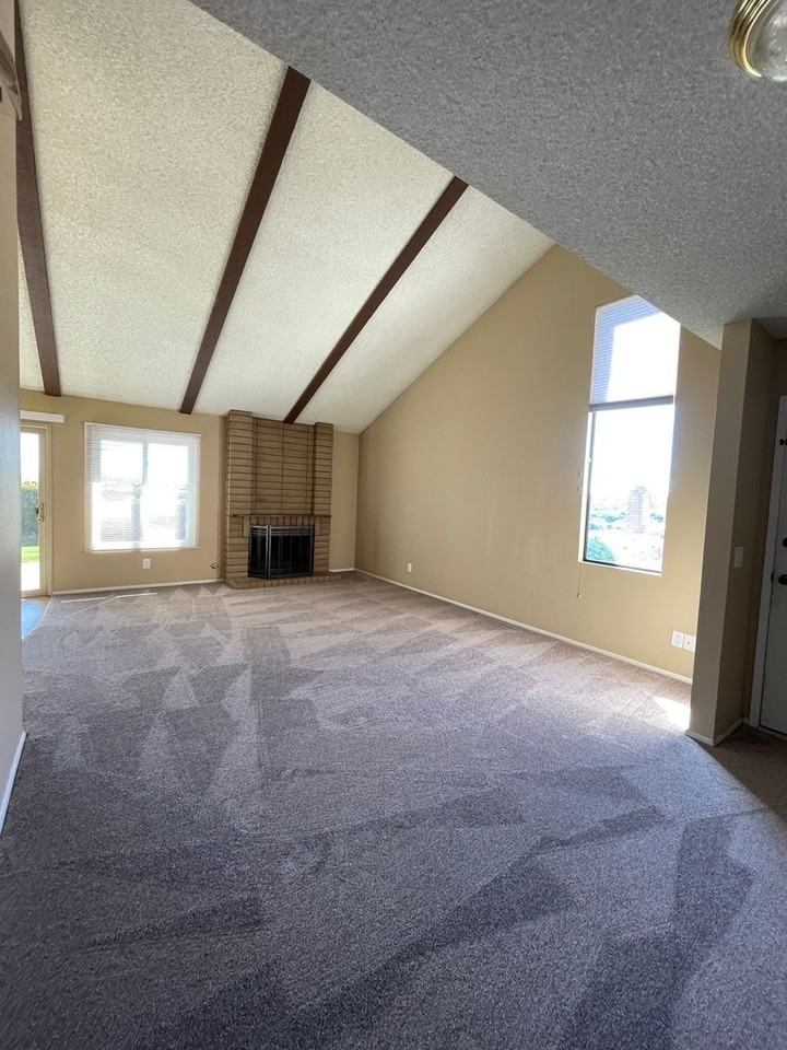 3920A Mesa Circle Dr - Photo 2 of 17