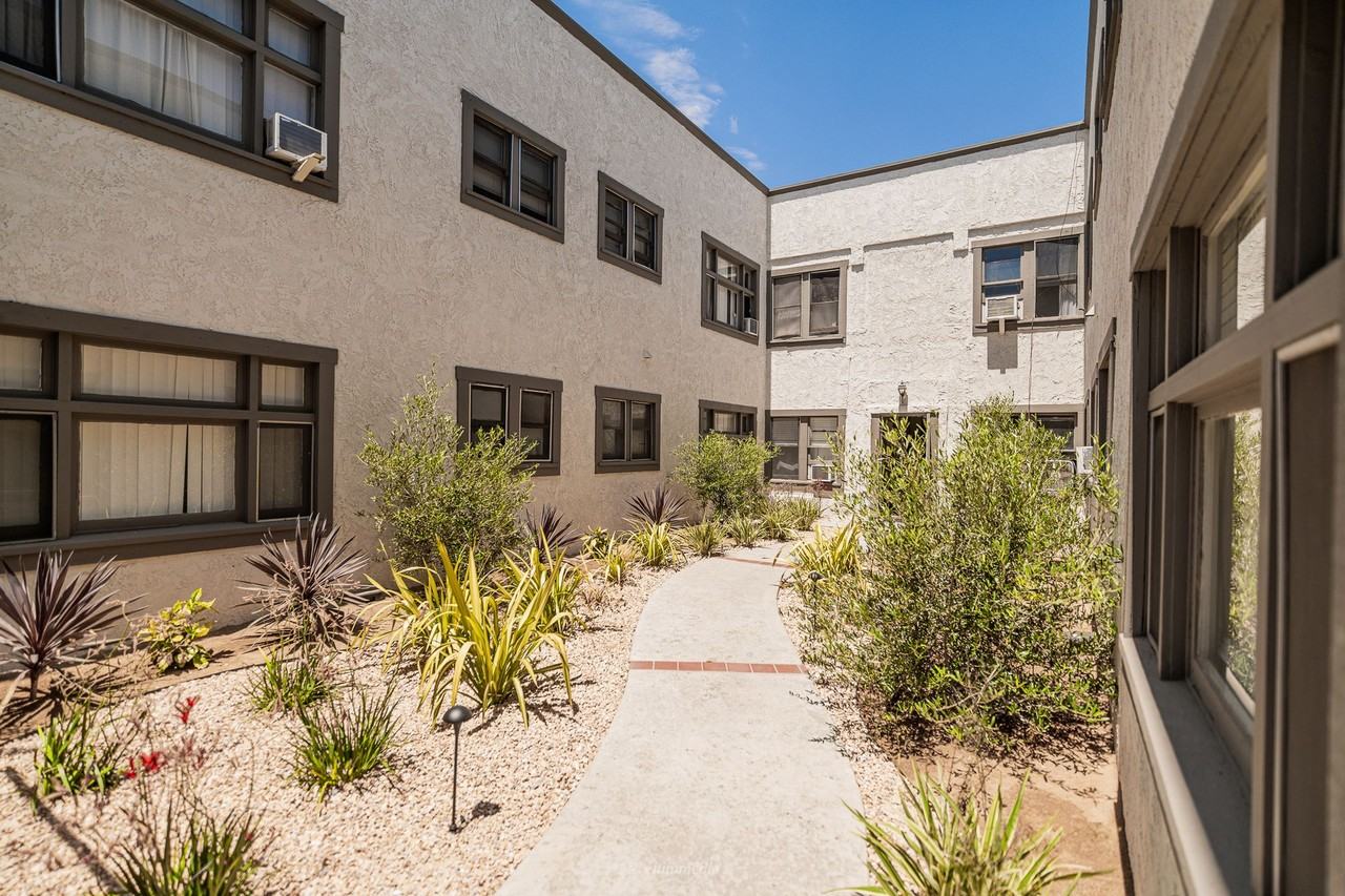 The Louis - Photo 4 of 9