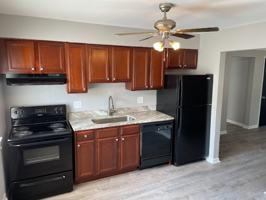 featured image of 629 W Maple Rd