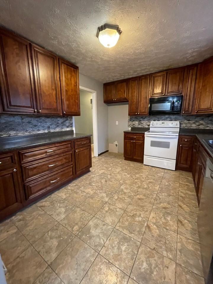 3690 Nena Cir - Photo 7 of 23