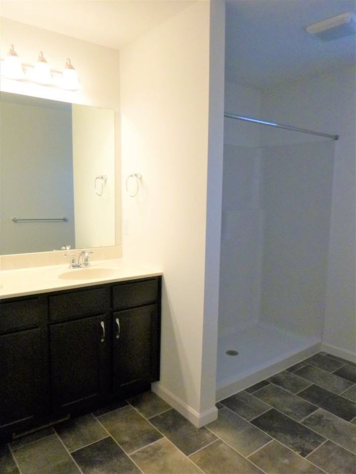 4613 Hamlin Ln - Photo 4 of 5