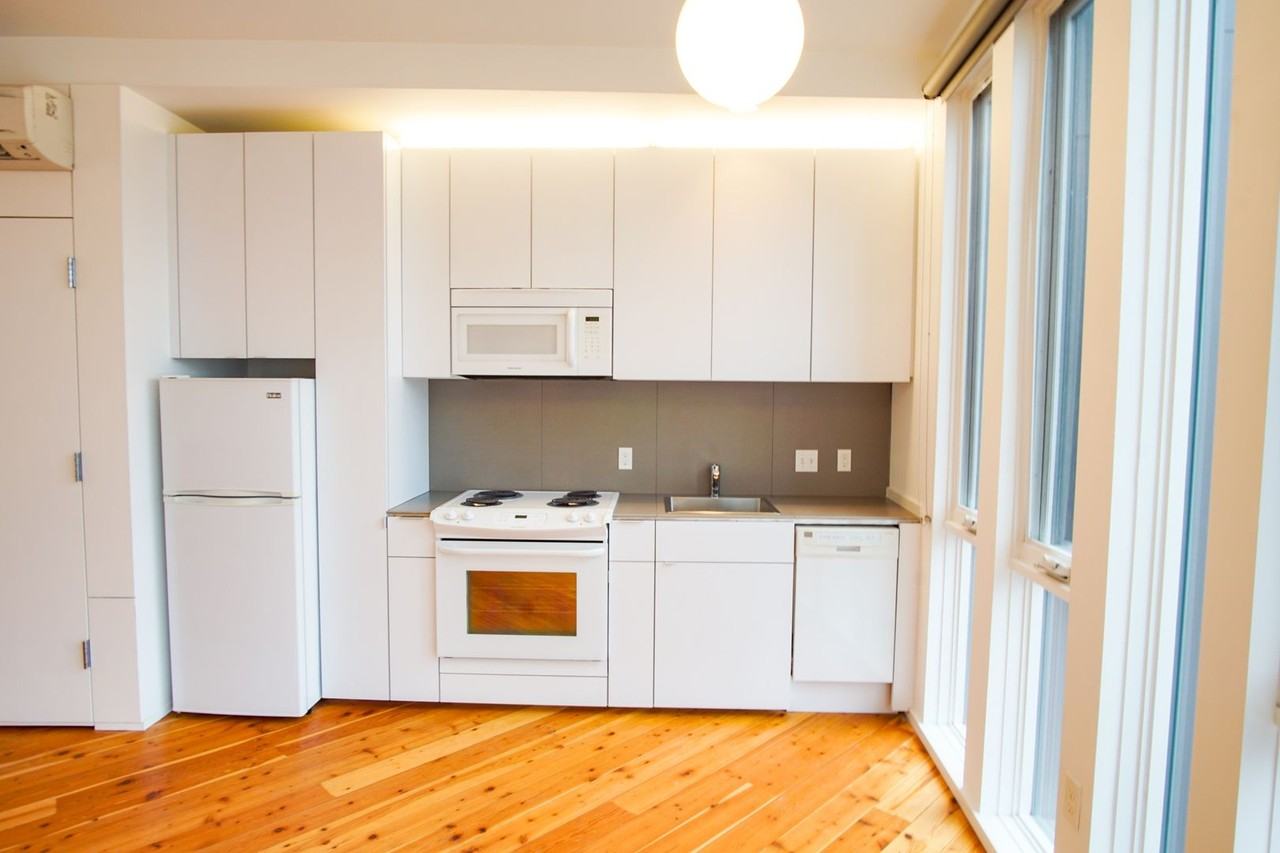 1247 Nw 19th Ave - Photo 7 of 13