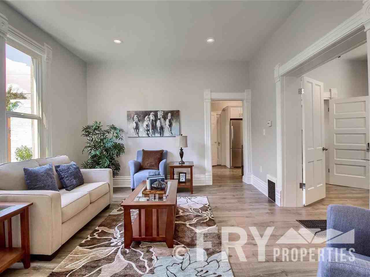 725 S Lincoln - Photo 3 of 15