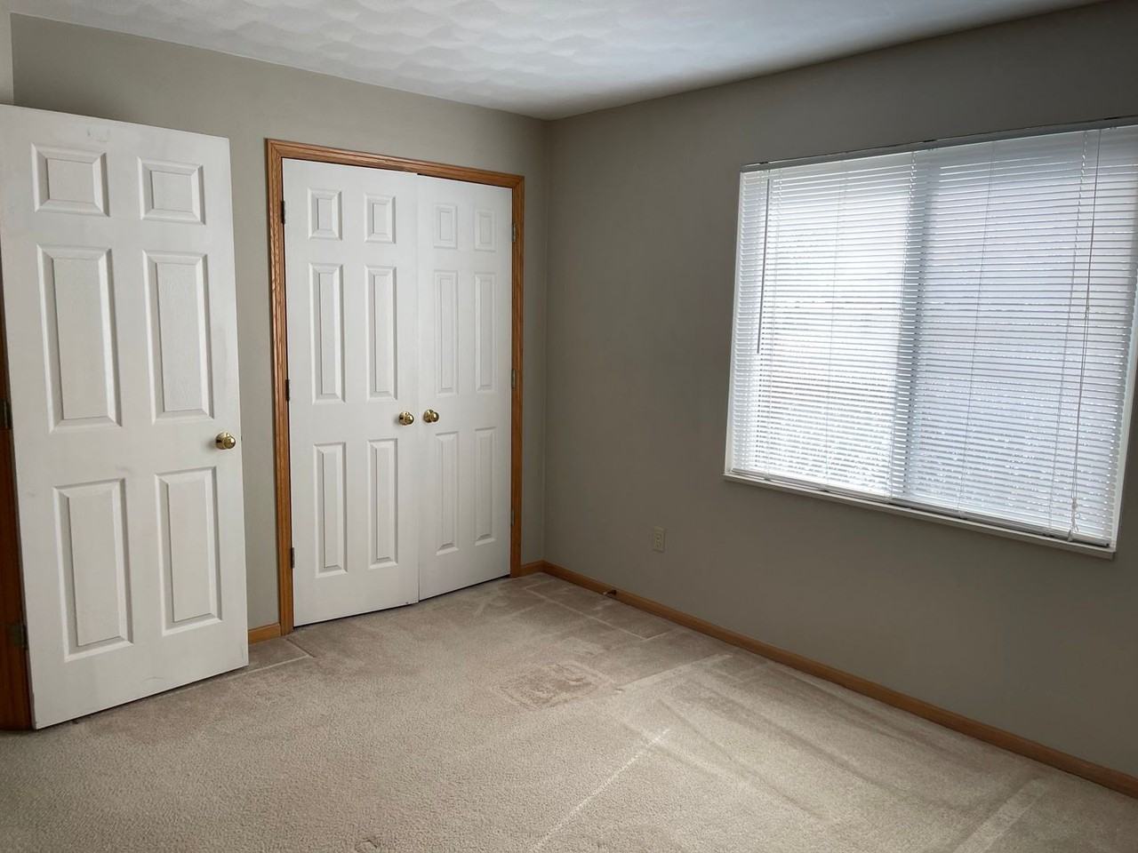 5635 Andrews Dr - Photo 3 of 8