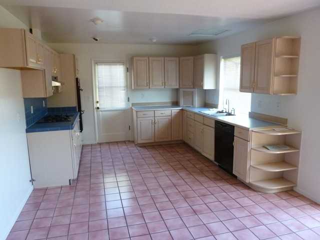 380 Santa Barbara Shores Dr - Photo 3 of 10