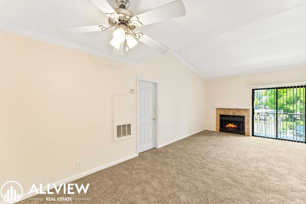 25591 Indian Hill Ln - Photo 2 of 18