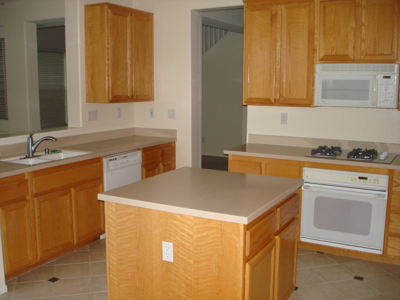 1701 Carissa Way - Photo 3 of 17